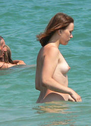 A nude posing on the Surfer's Paradise Image 9