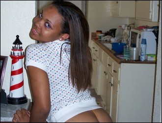 ebony_girlfriends_000015.jpg